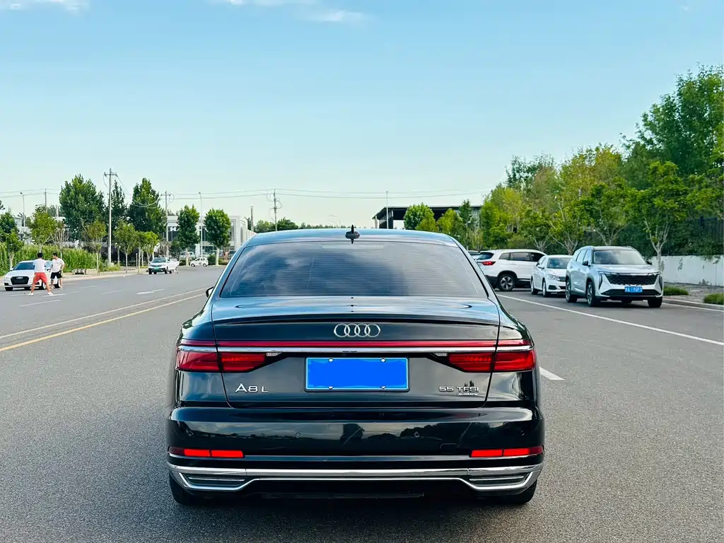 Audi A8 2019 — фото 5