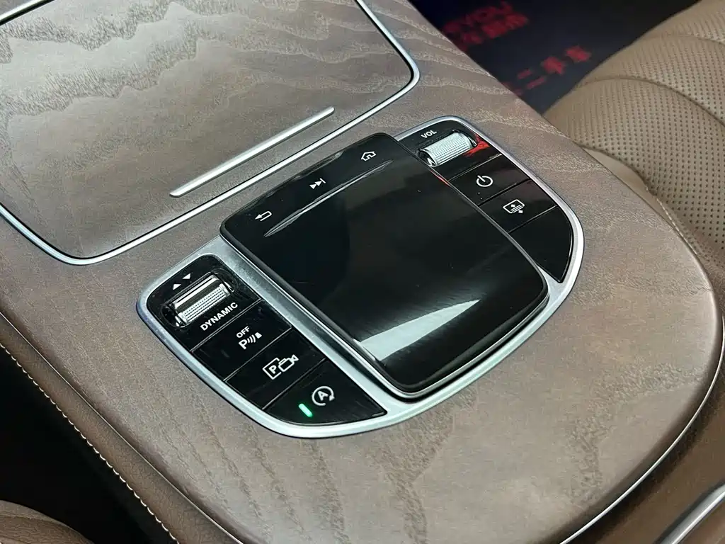 Mercedes-Benz E-Class 2020 — фото 15