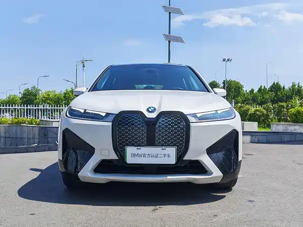 BMW iX 2025
