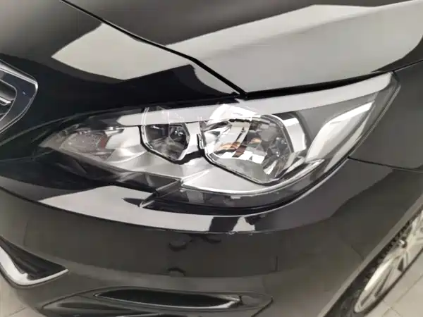 Peugeot 408 2016
