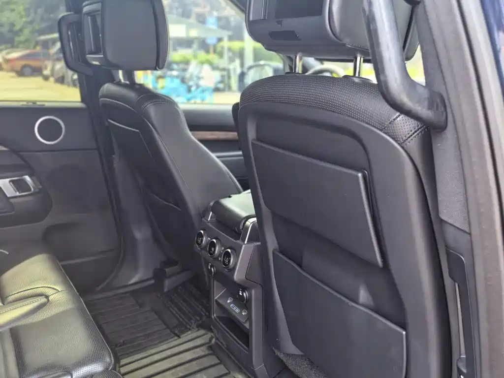 Land Rover Discovery 2017 — фото 10