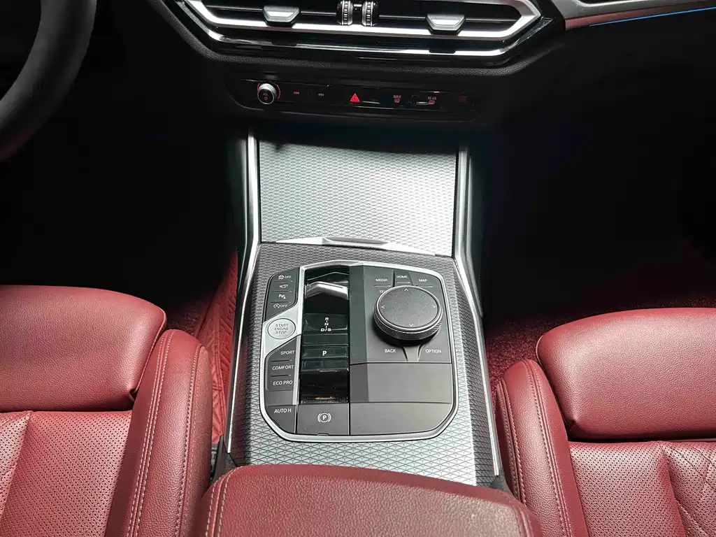 BMW 3 Series 2024 — фото 14
