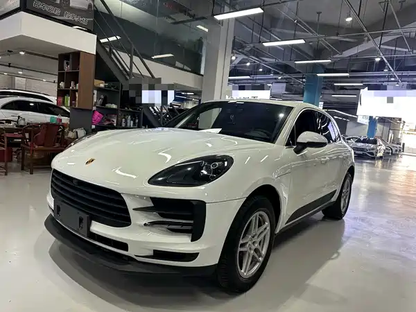 Porsche Macan 2021