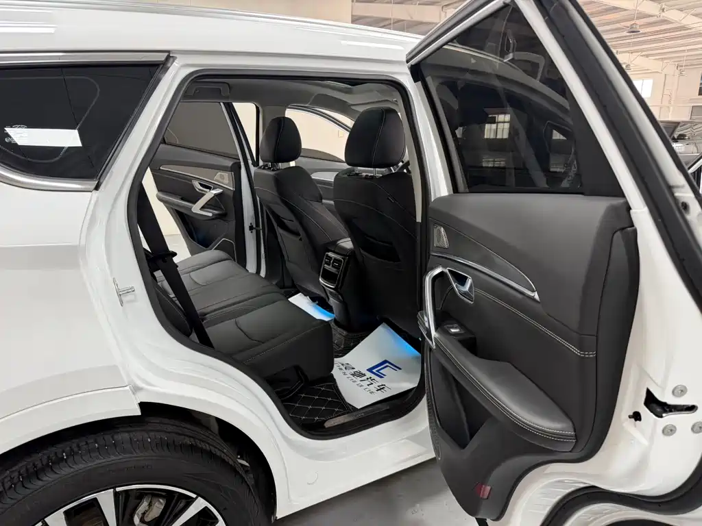 Jetour X70 PLUS 2022 — фото 14