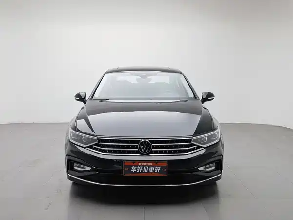 Volkswagen Magotan 2025