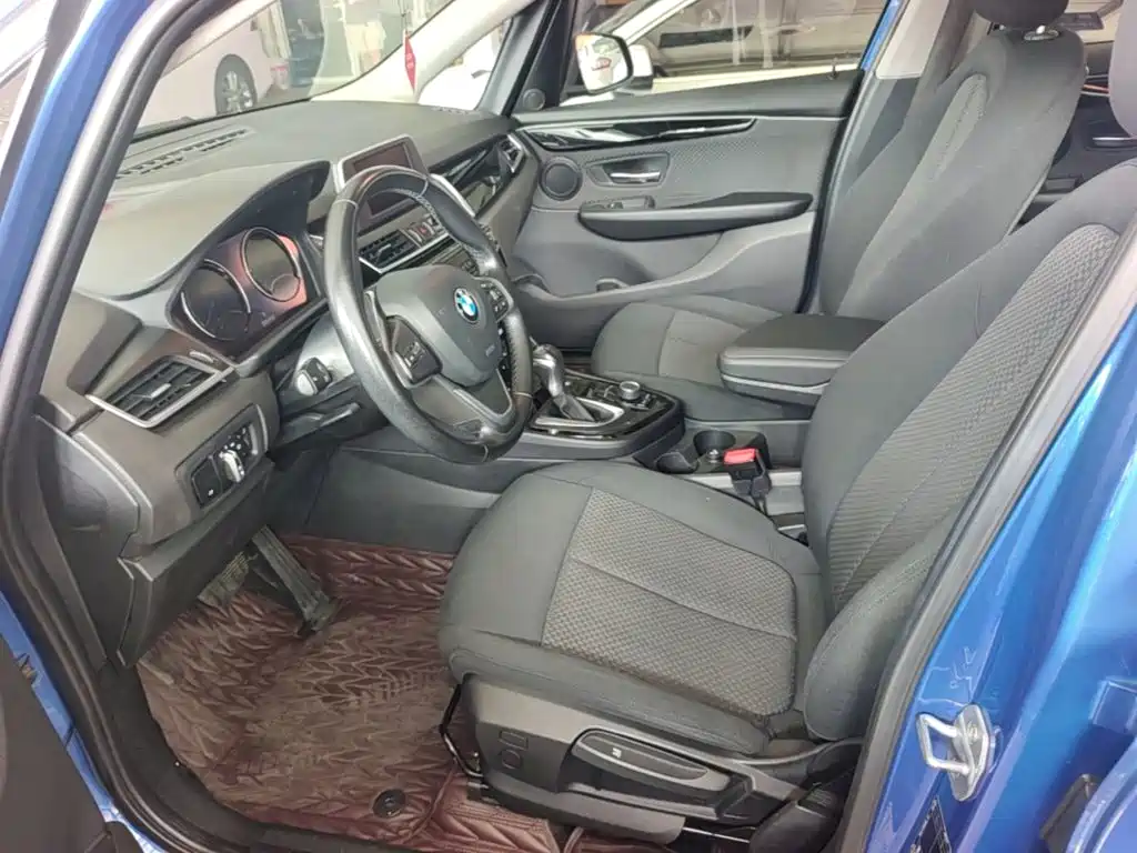 BMW 2 Series Station Wagon 2019 — фото 15