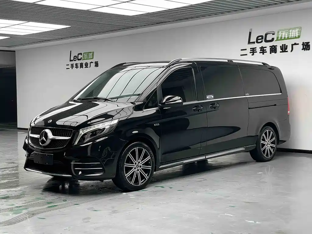 Mercedes-Benz V-Class 2022 — фото 1