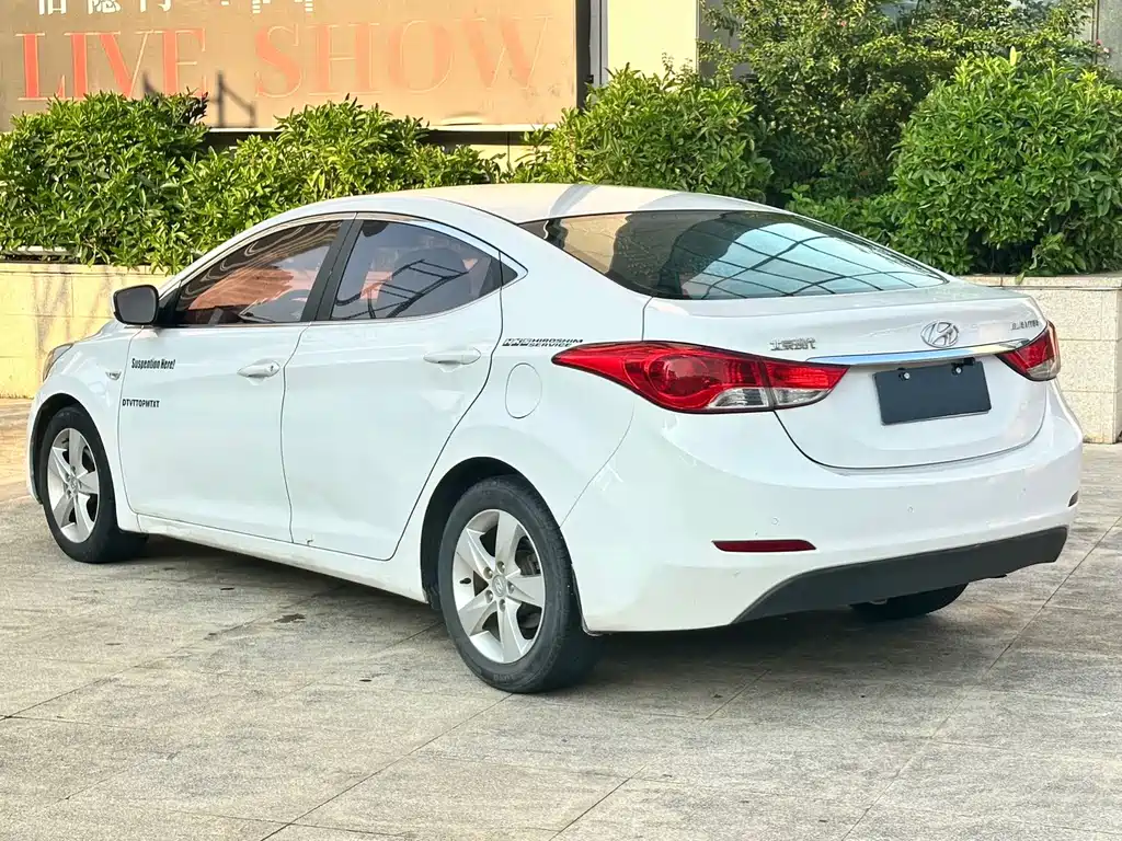 Hyundai Elantra 2014
