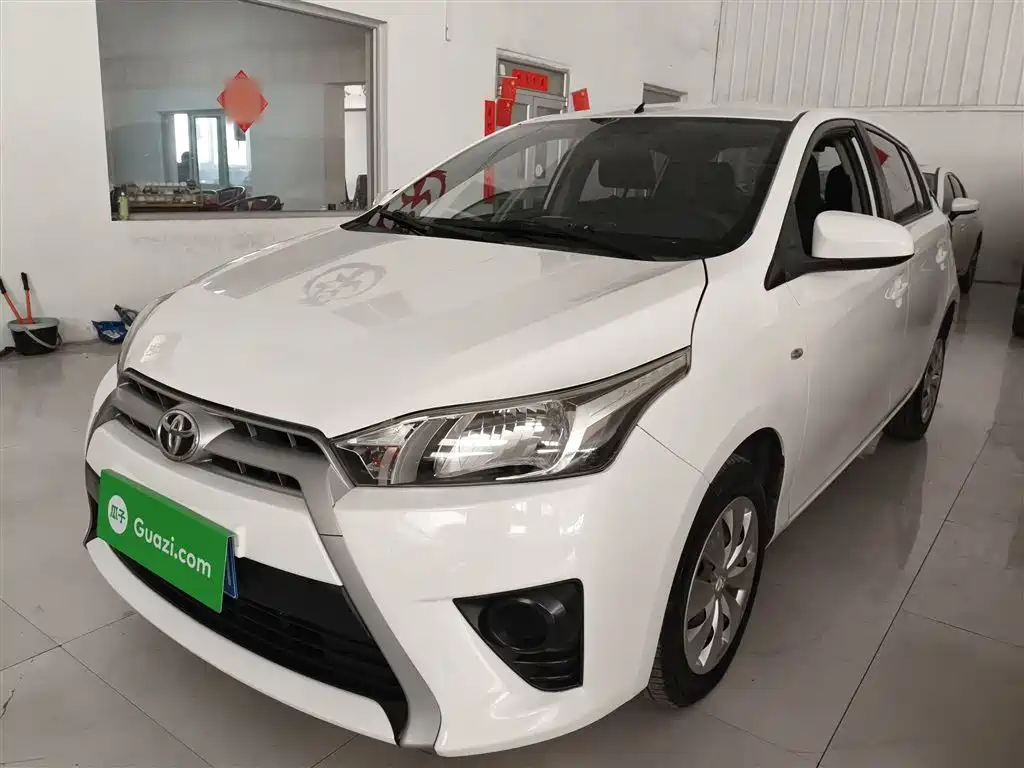 Toyota Yaris L 2015 — фото 2