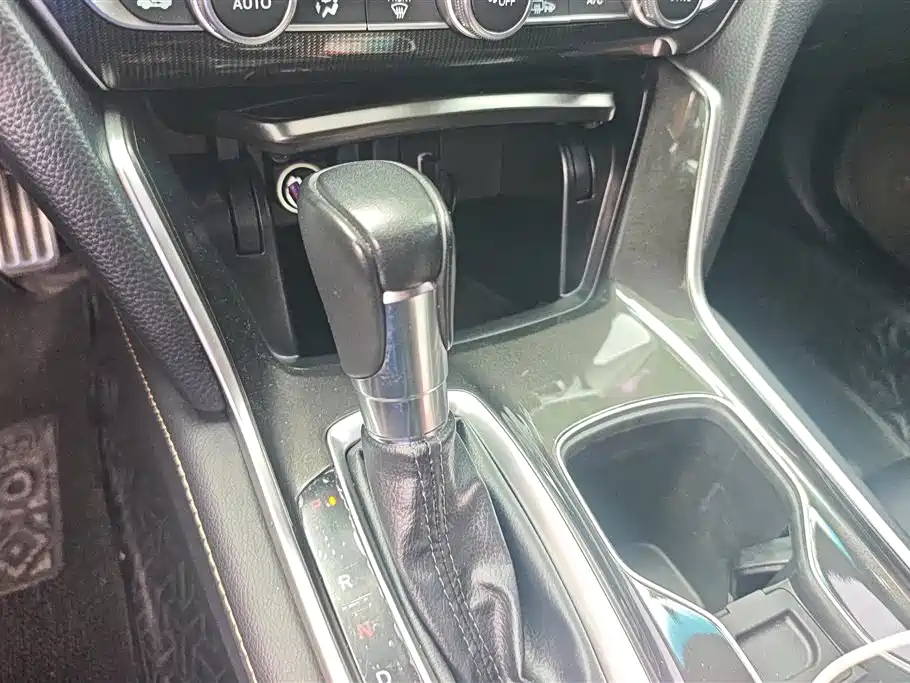 Honda Accord 2022 — фото 16