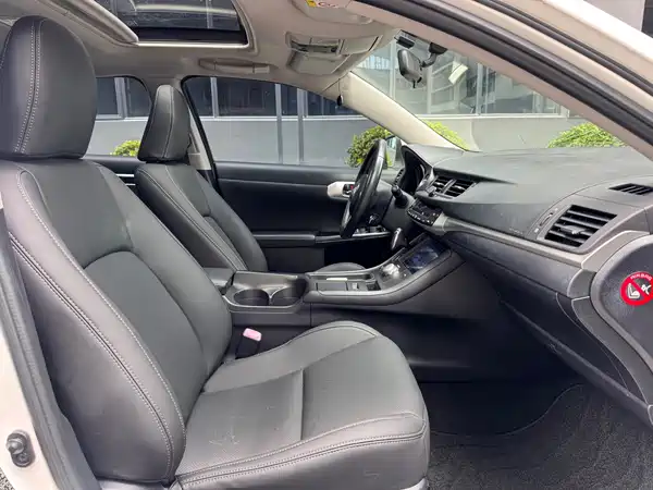 Lexus CT 2012