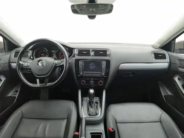Volkswagen Sagitar 2019
