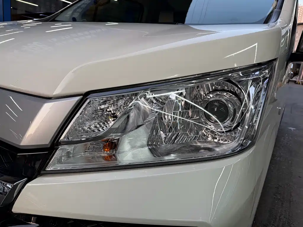 Toyota Hiace 2023 — фото 4