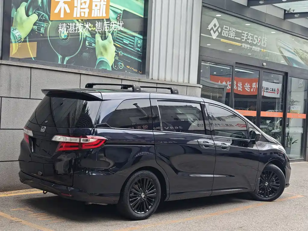 Honda Odyssey 2018 — фото 16