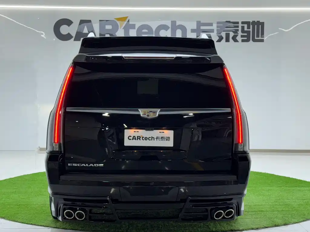 Cadillac Escalade 2018 — фото 8