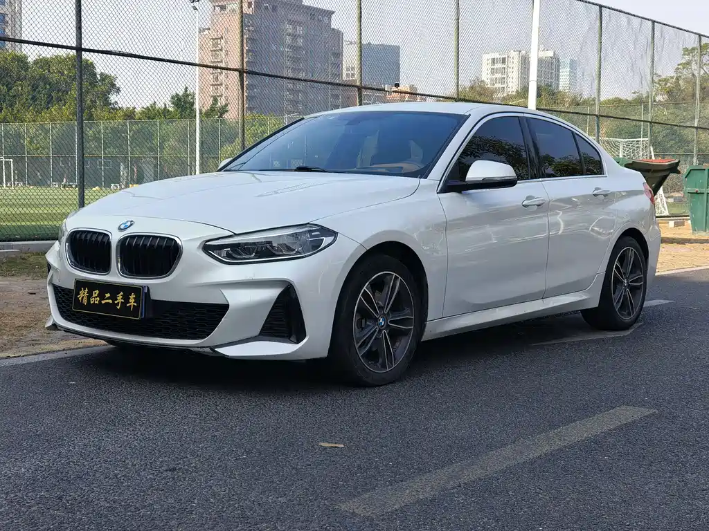 BMW 1 Series 2021 — фото 1