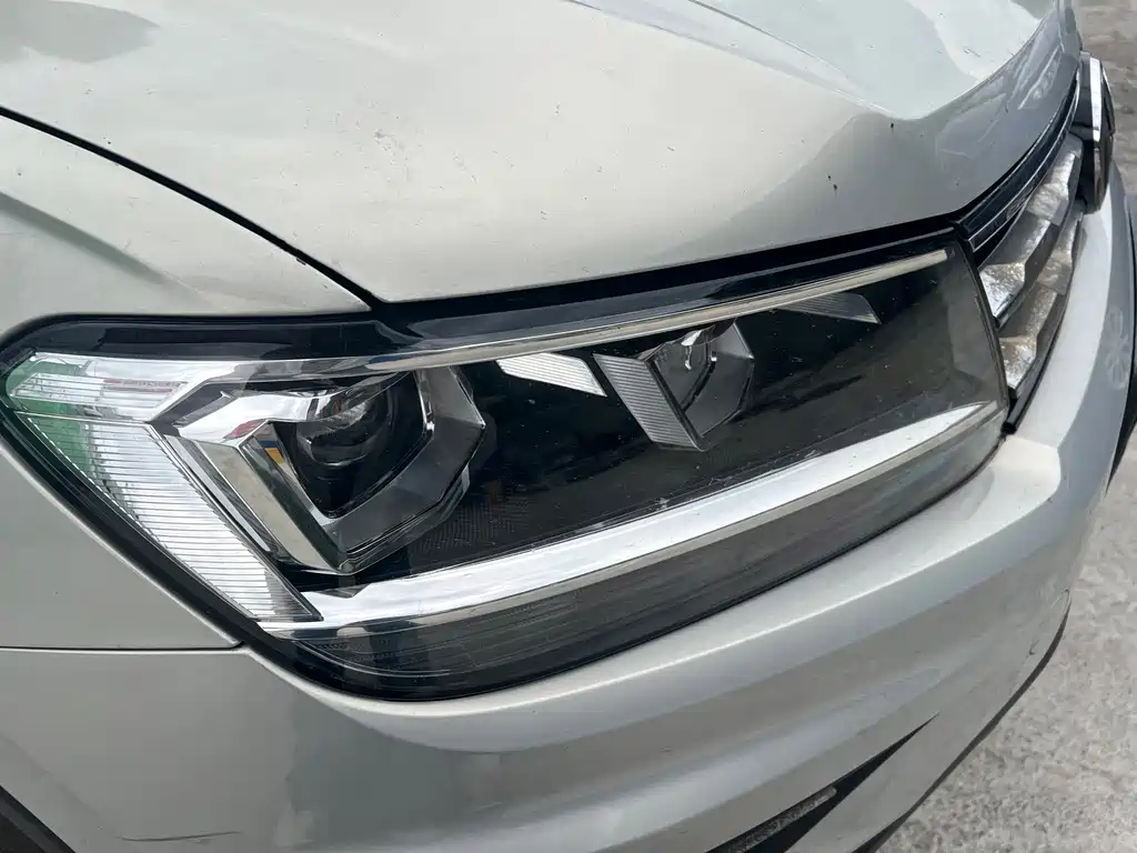 Volkswagen Tiguan L 2018 — фото 10