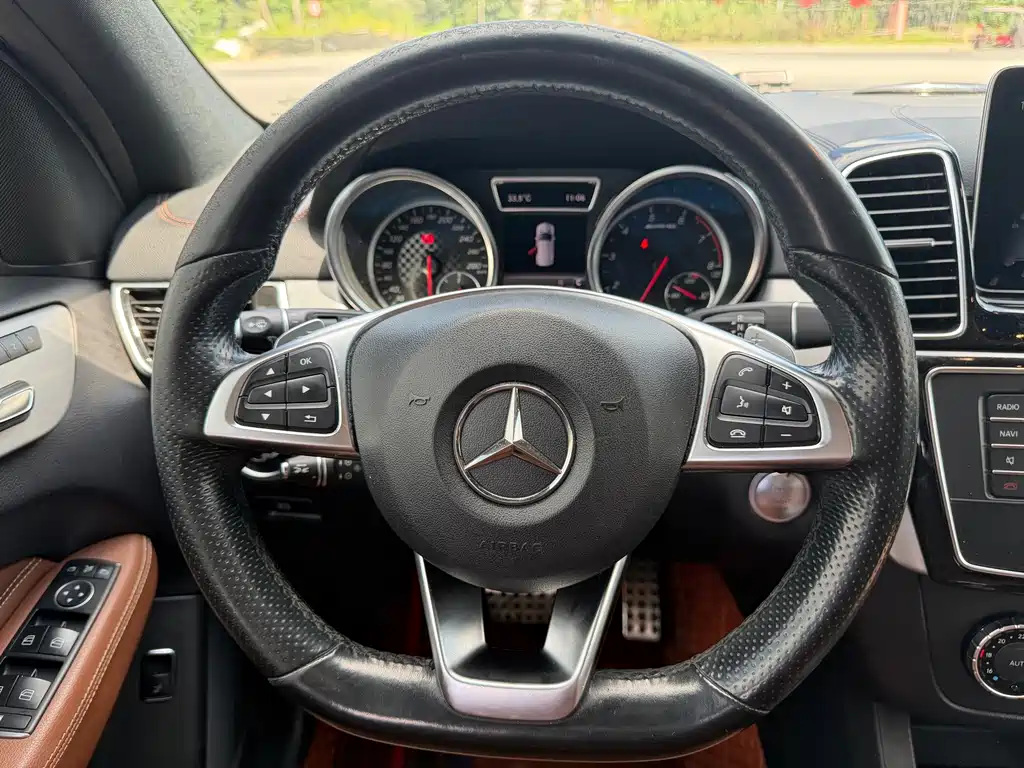 Mercedes-Benz GLE AMG 2018 — фото 12
