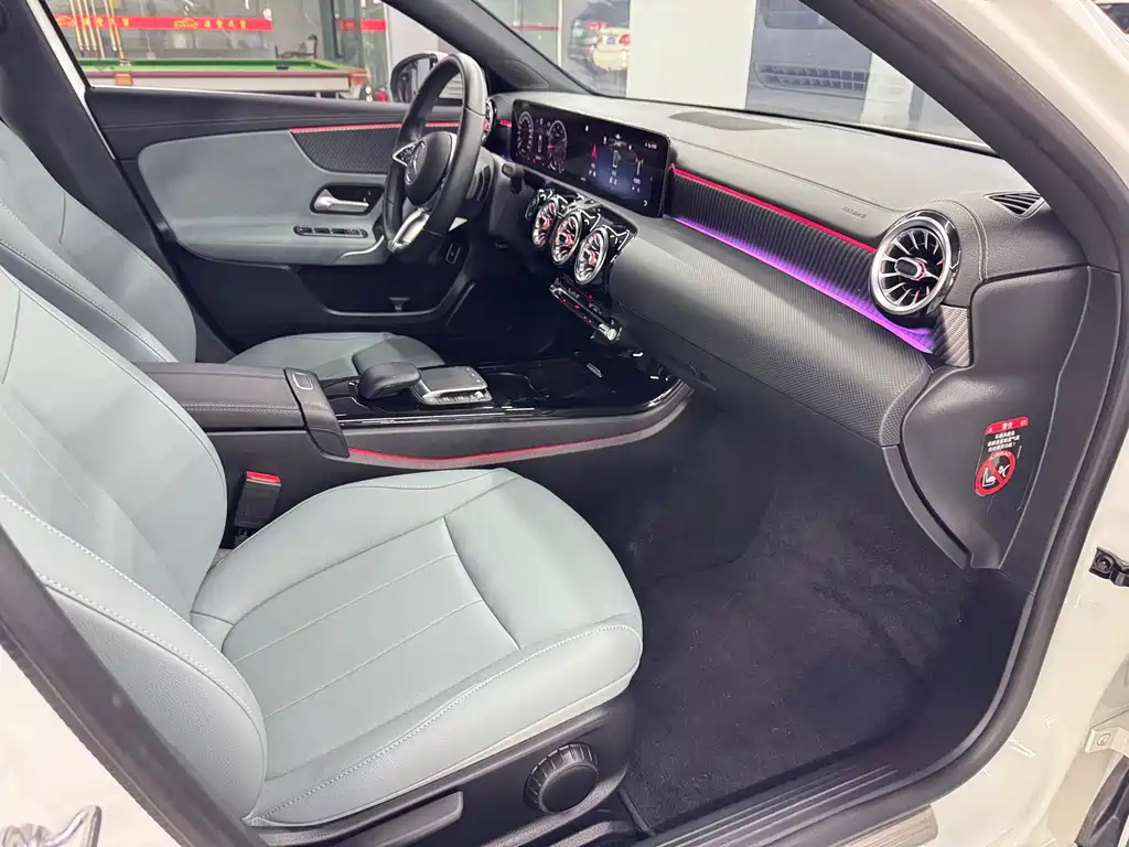 Mercedes-Benz A-Class 2023 — фото 14