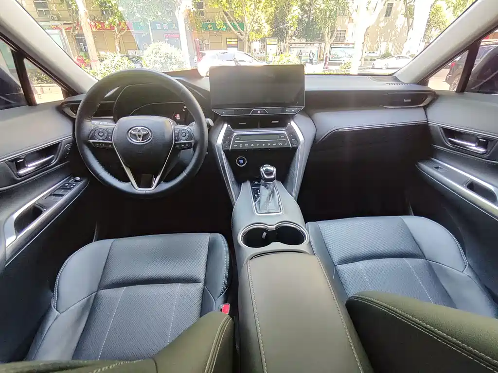 Toyota Harrier 2023 — фото 6