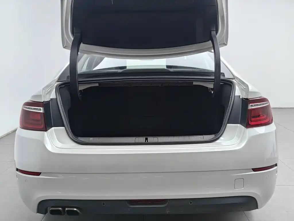 Citroën C6 2016 — фото 16
