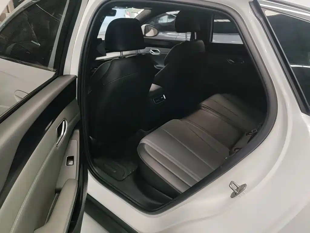 BYD Qin L 2025 — фото 17