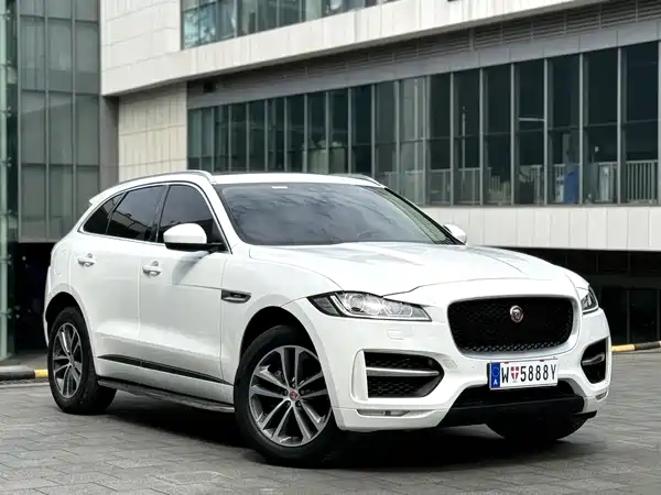 Jaguar F-PACE 2018