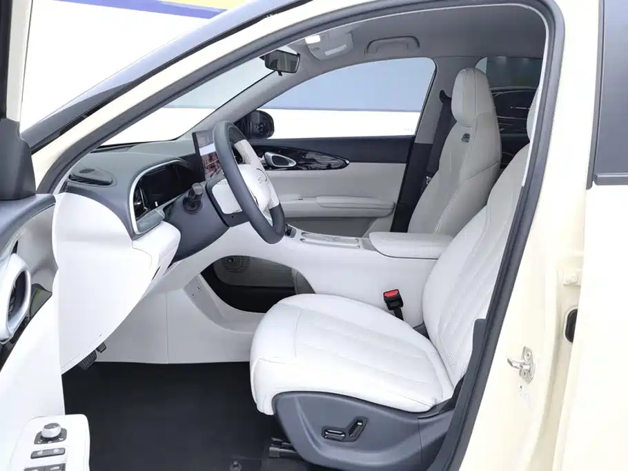 Geely Galaxy Starwish 2025 — фото 9