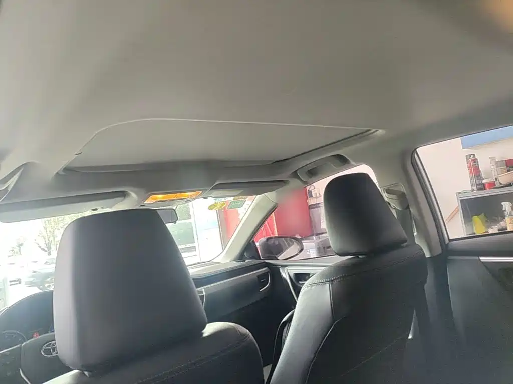 Toyota Corolla 2017 — фото 18