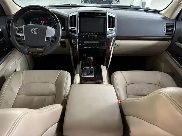 Toyota Land Cruiser 2015