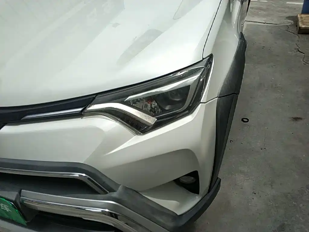 Toyota RAV4 2019 — фото 24