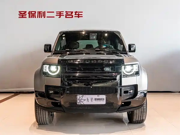 Land Rover Defender 2025