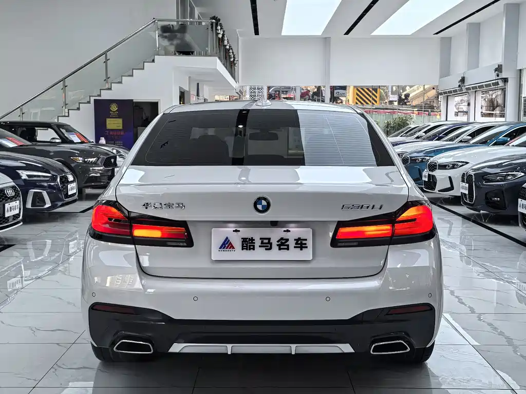BMW 5 Series 2024 — фото 14