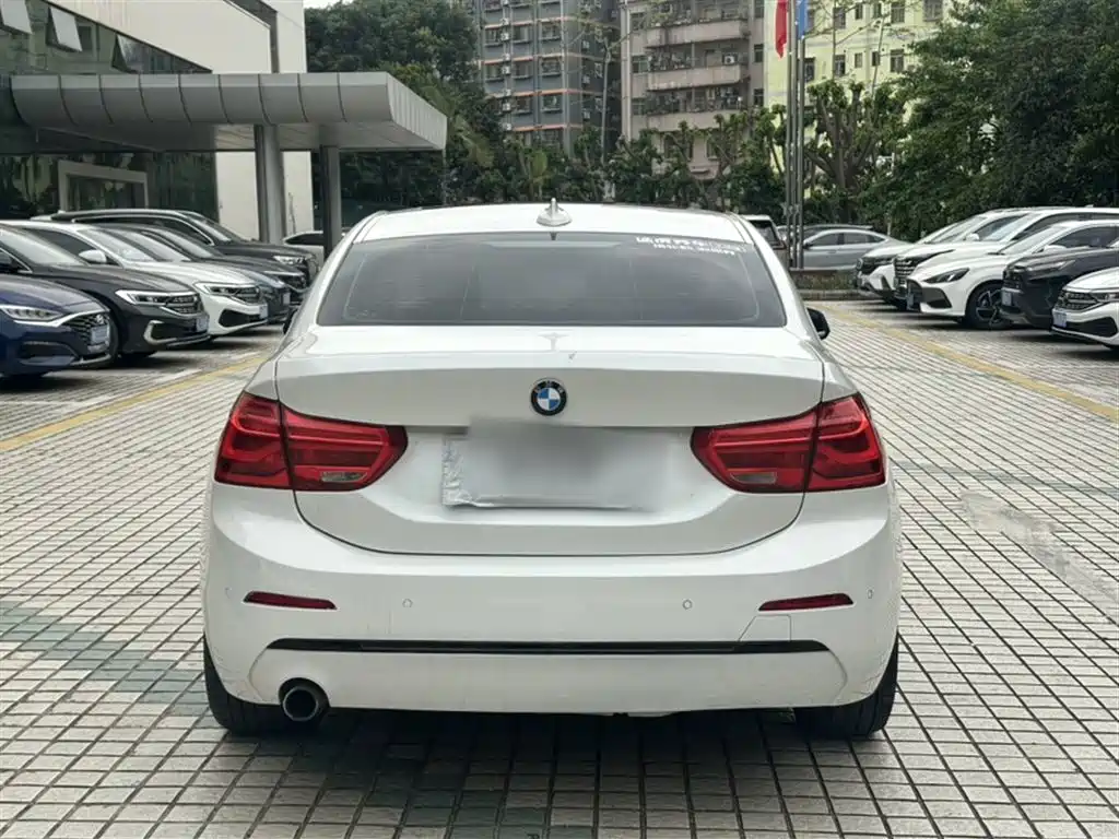 BMW 1 Series 2017 — фото 25