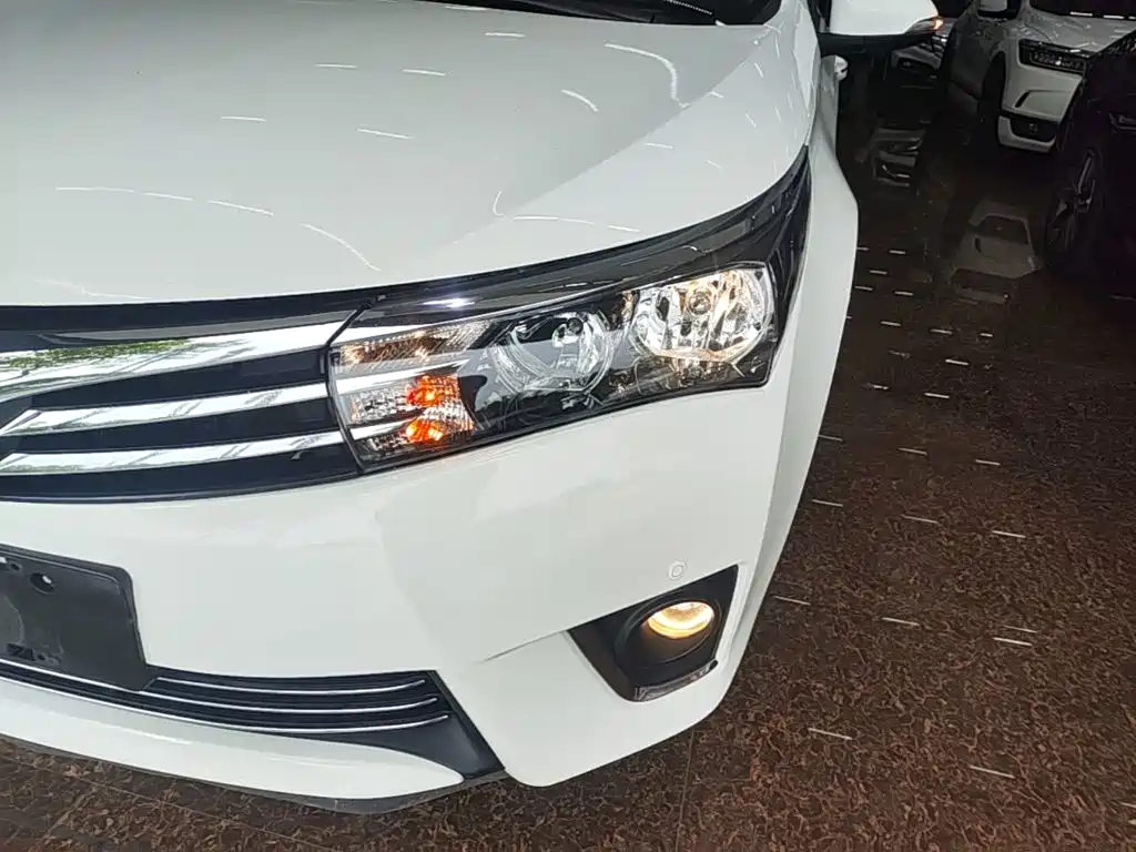 Toyota Corolla 2017 — фото 24