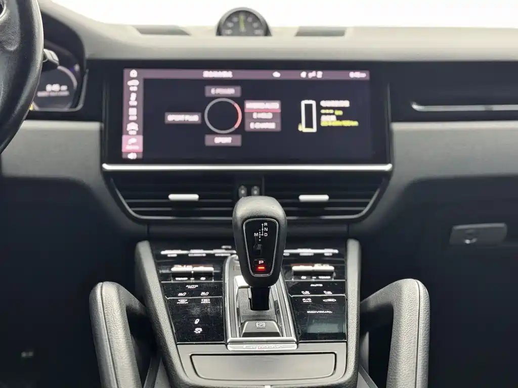 Porsche Cayenne New Energy 2020 — фото 13