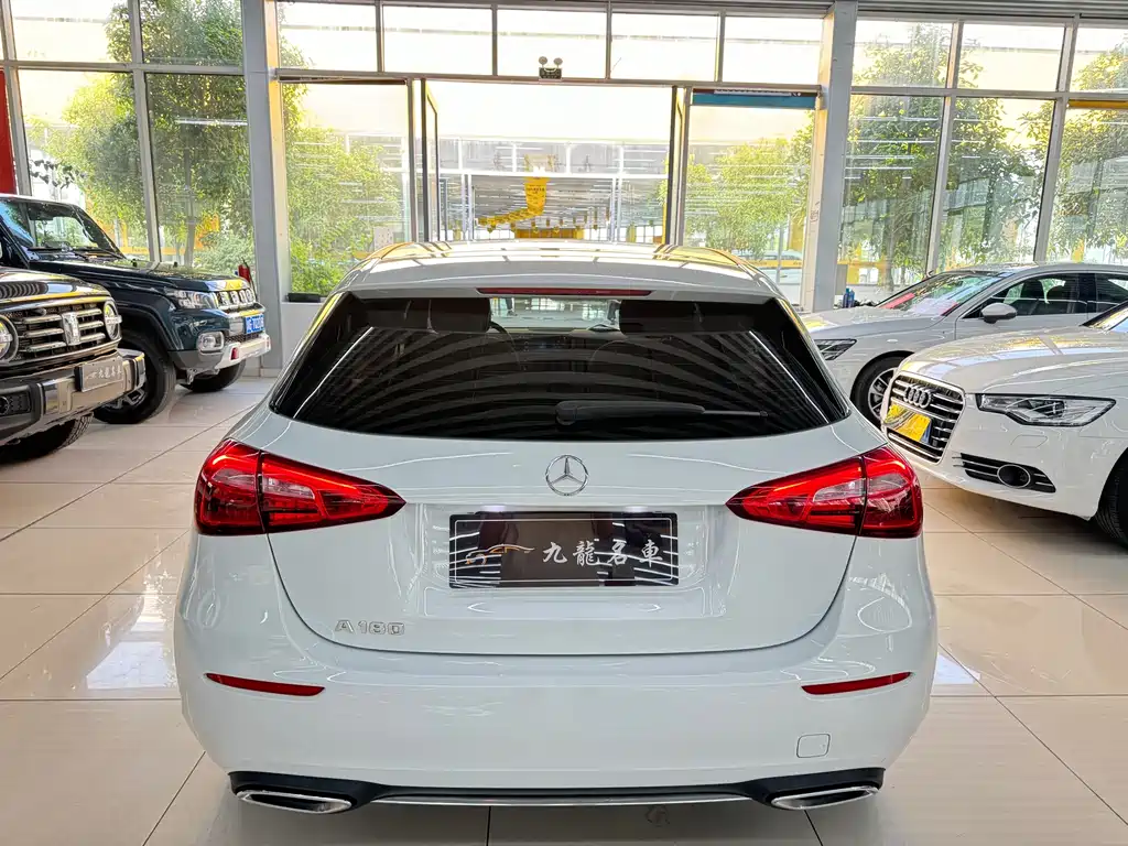 Mercedes-Benz A-Class 2021 — фото 4