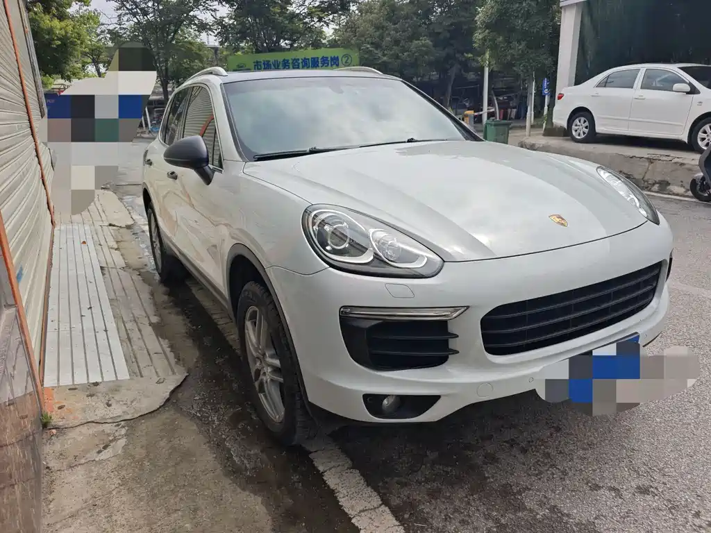 Porsche Cayenne 2016 — фото 1