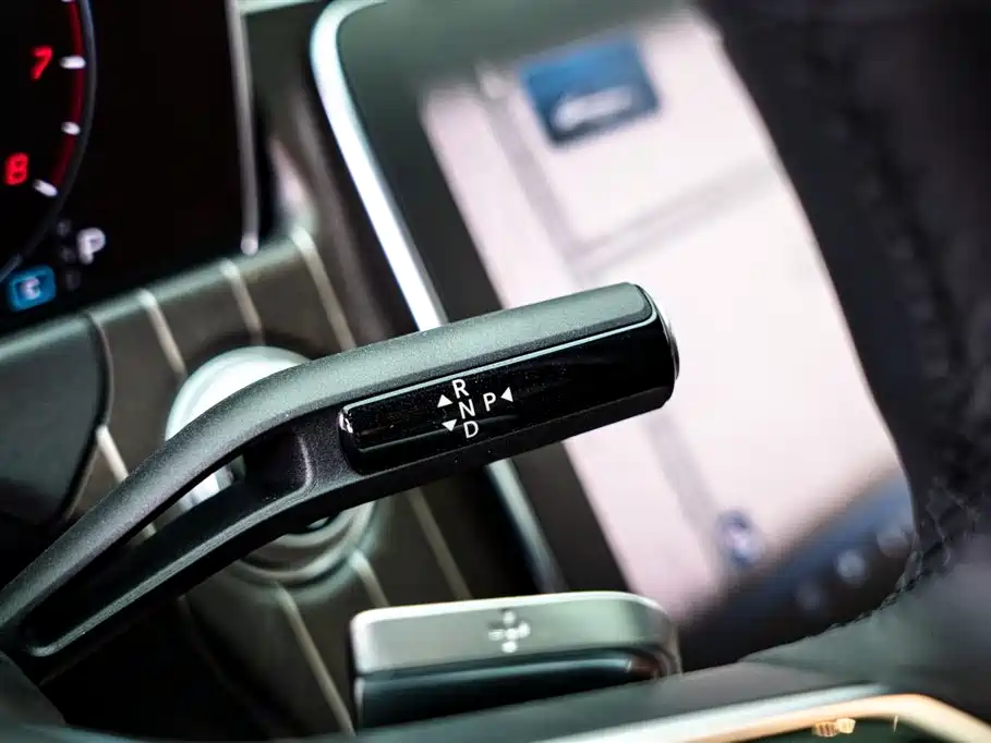 Mercedes-Benz E-Class 2025 — фото 14