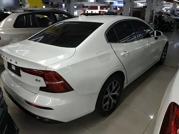Volvo S60 2023