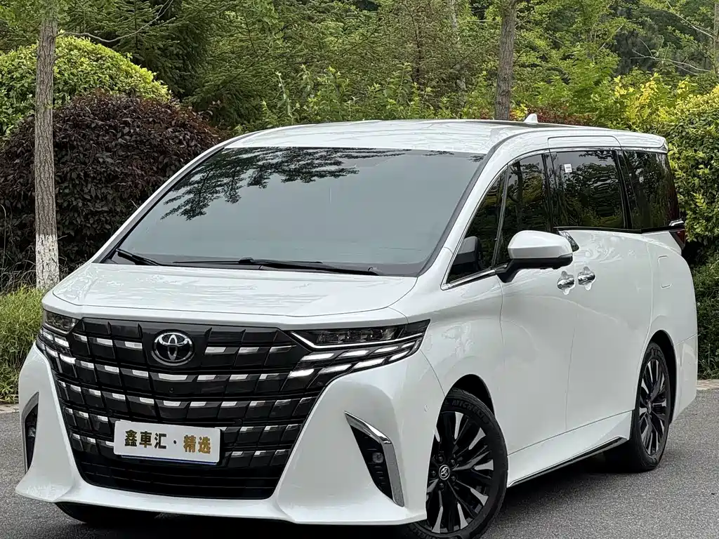 Toyota Alphard 2024 — фото 1