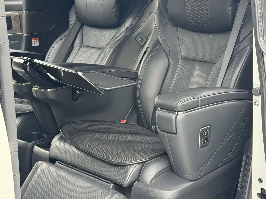 Toyota Alphard 2024 — фото 16