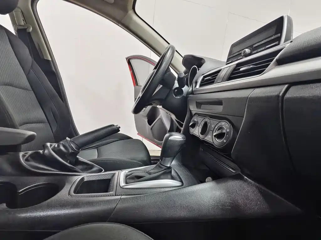 Mazda 3 Axela 2016 — фото 14
