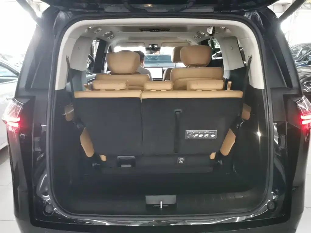 GAC Trumpchi E8 PHEV 2025 — фото 19