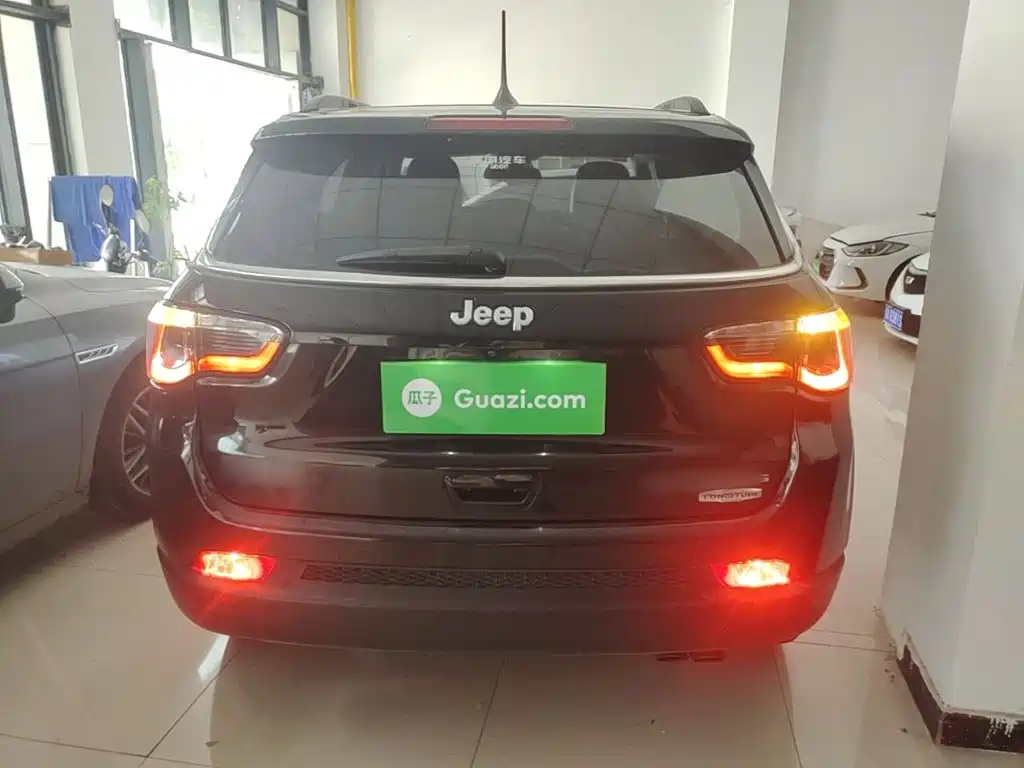 Jeep Compass 2019 — фото 6