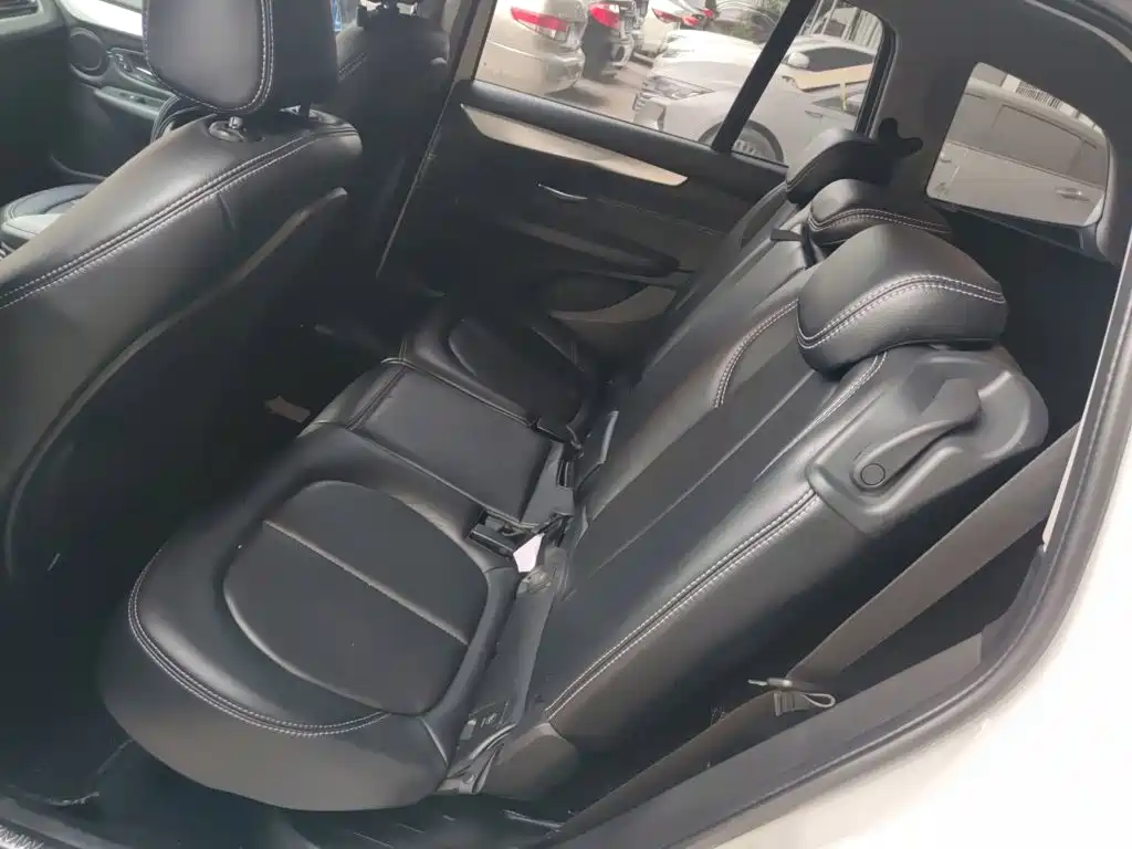 BMW 2 Series Wagon 2016 — фото 14
