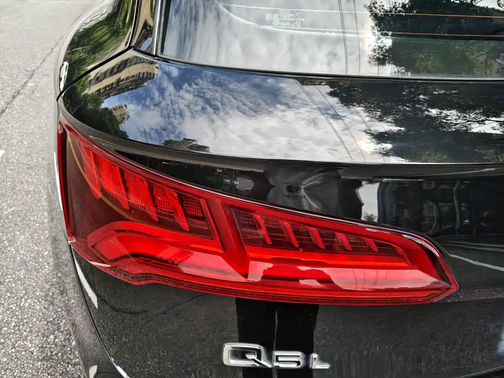 Audi Q5L 2019 — фото 11