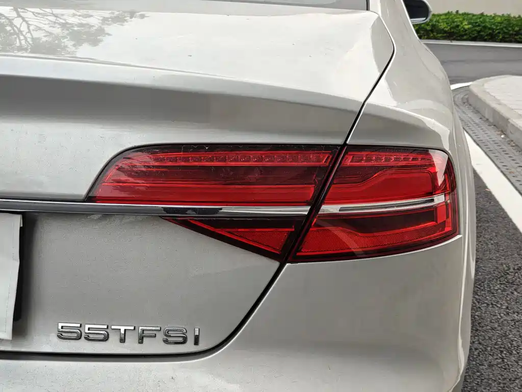 Audi A8 2015 — фото 13