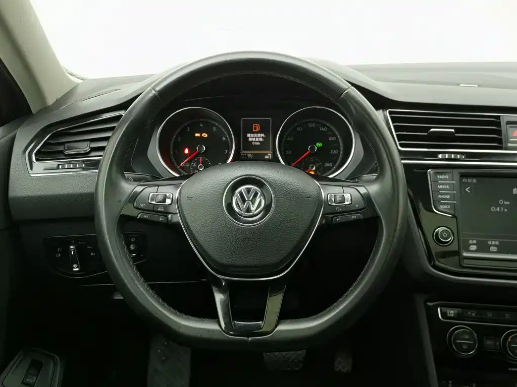 Volkswagen Tiguan L 2019 — фото 11