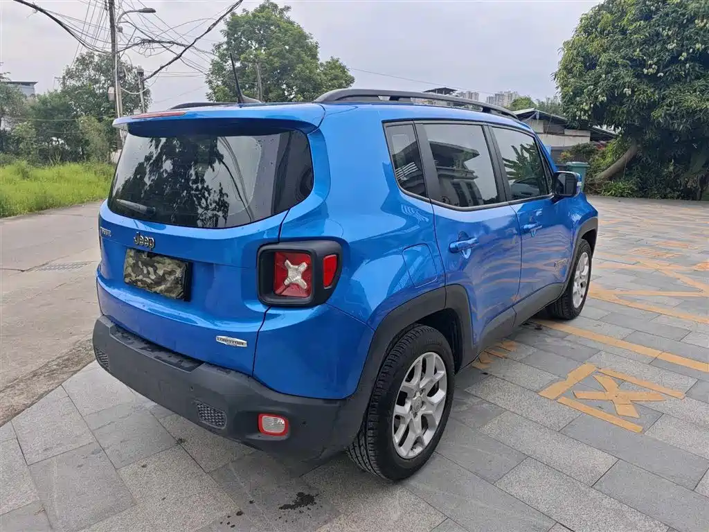 Jeep Renegade 2017 — фото 4